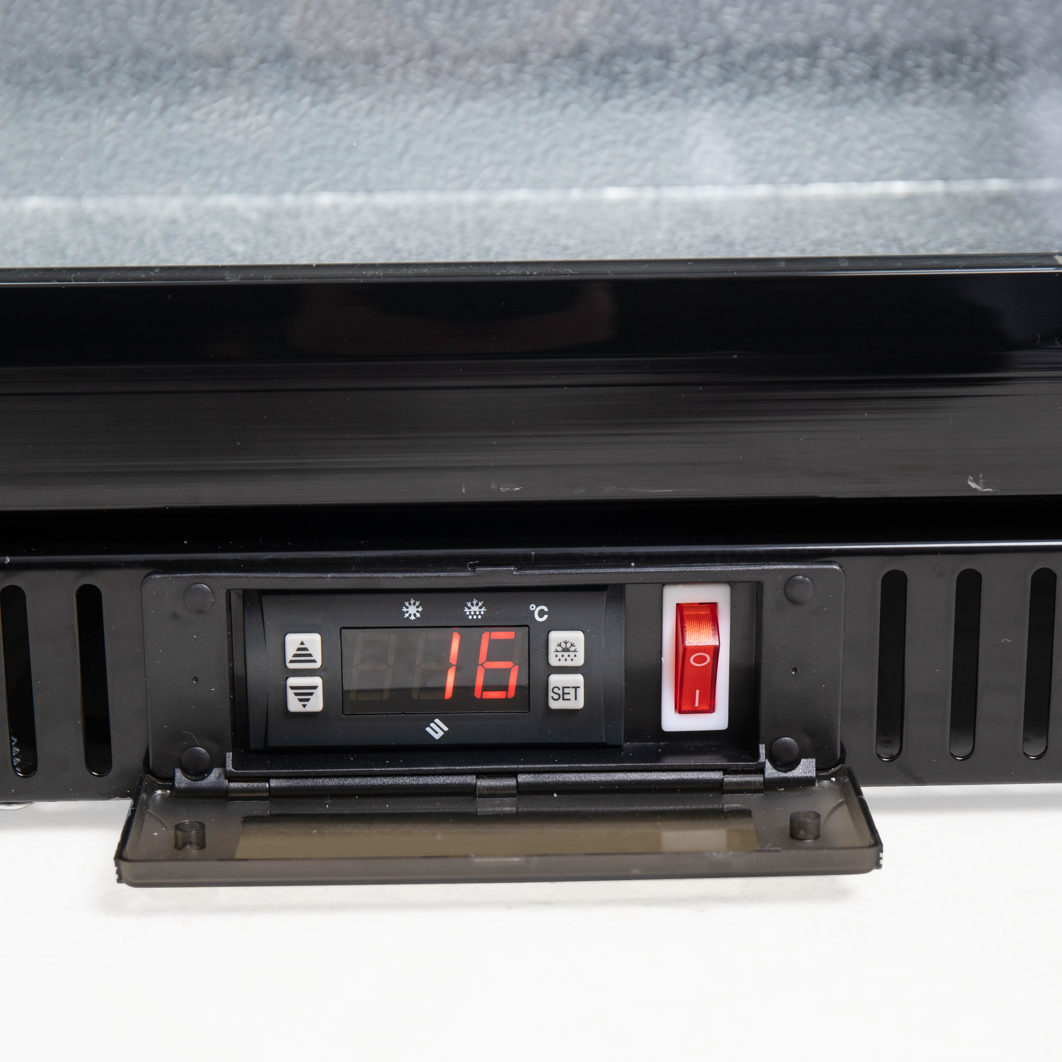Back Bar Bottle Cooler – 3 Door, Hinged - Image 9